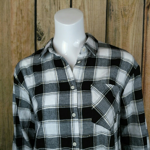Plaid button down top medium - Picture 2 of 4